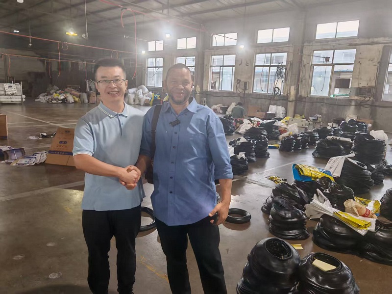 Sierra Leone Müşterileri Fabrika Ziyaretinde Üretim Kapasitemizi ve Ürün Kalitemizi Övdü